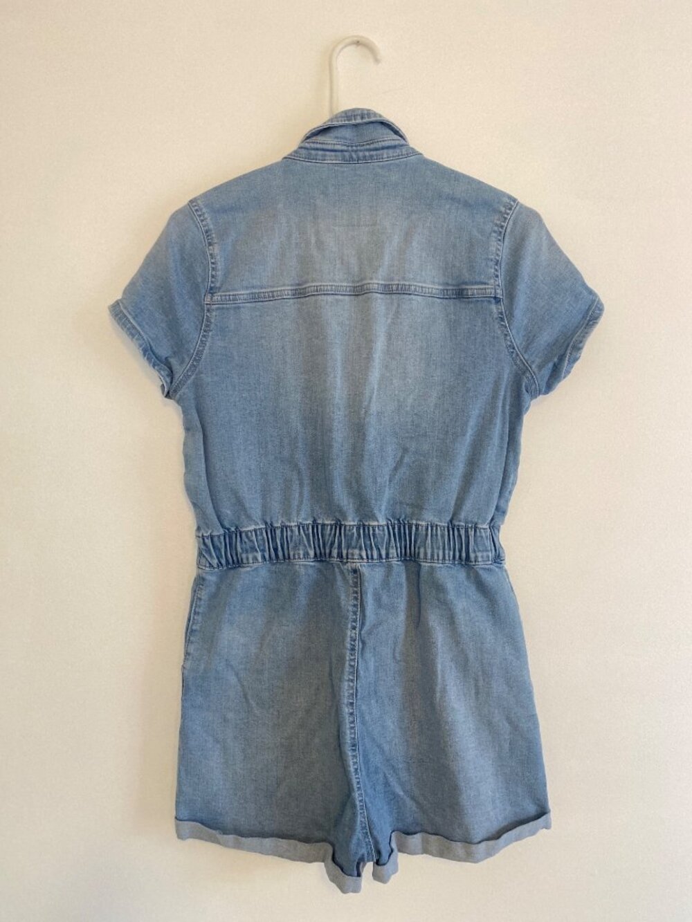 Celebrity Pink Denim Button-Front Romper With Pockets Women's Size S (3/5) - Picture 4 of 6